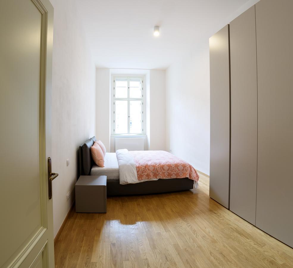 Prague Apartments Sokolovska 91 Экстерьер фото